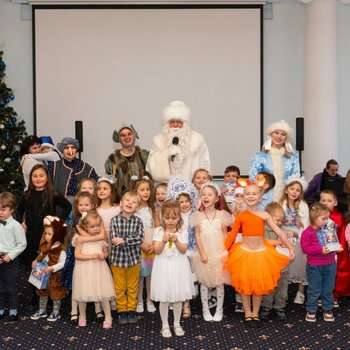 Новогодний подарок от Театральной студии «ТБМ» для «Севастопольских мам»